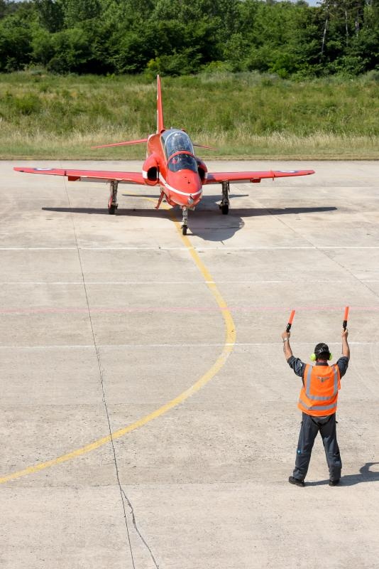 Akrobatska skupina “Red Arrows” Royal Air Forcea u posjeti Zračnoj bazi u Zemuniku Akrobatska skupina “Red Arrows” Royal Air Forcea u posjeti Zračnoj bazi u Zemuniku
