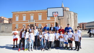 Košarkaške legende zaigrale sa Zadranima na Forumu Košarkaške legende zaigrale sa Zadranima na Forumu
