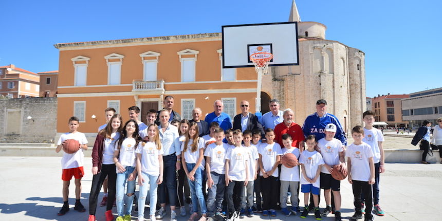 Košarkaške legende zaigrale sa Zadranima na Forumu Košarkaške legende zaigrale sa Zadranima na Forumu