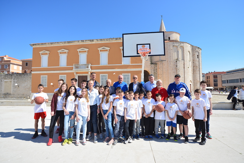 Košarkaške legende zaigrale sa Zadranima na Forumu Košarkaške legende zaigrale sa Zadranima na Forumu