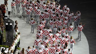 London, 270712.
Olimpijski stadion.
Svecano otvaranje Olimpijskih Igra u Londonu.
Na fotografiji: hrvatski sportasi u defileu, rukometni golman Venio Losert nosi zastavu.
Foto: Drago Sopta / CROPIX
