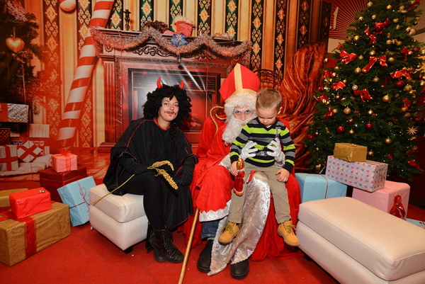 Sveti Nikola u Supernova centru 6. prosinca 2016.  Foto: Iva Perinčić