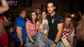 Čudesna noć: Velika fešta ulicama Zadra nakon plasmana Vatrenih u finale SP Čudesna noć: Velika fešta ulicama Zadra nakon plasmana Vatrenih u finale SP