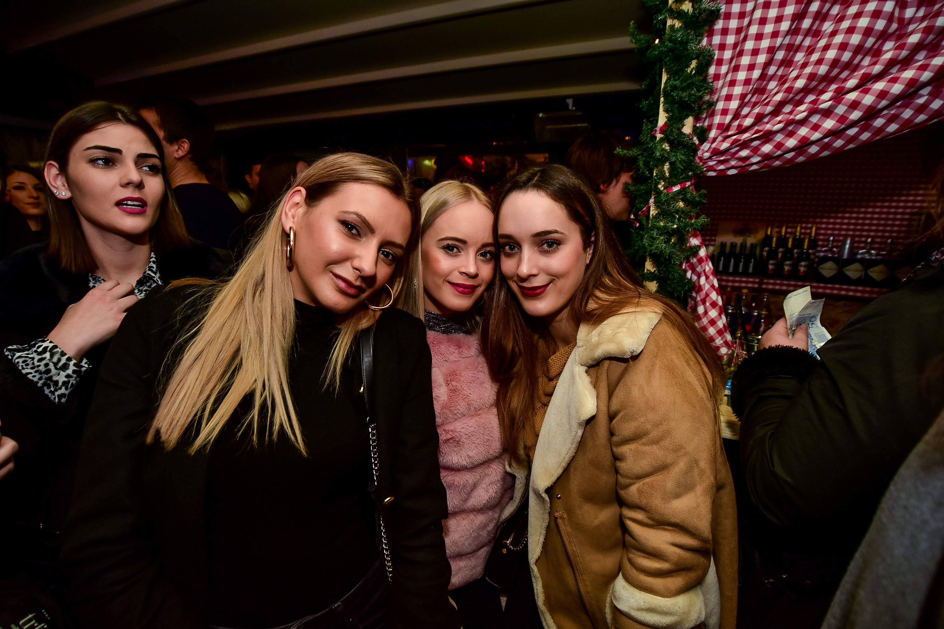 Vesna Pisarović @ Kult Caffe Bar