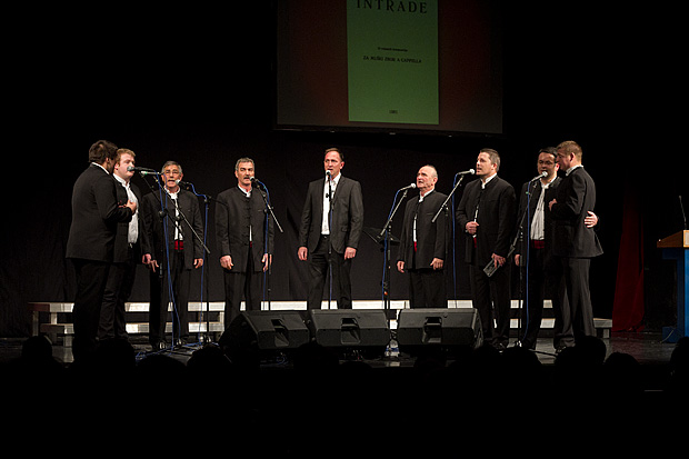 HNK Zadar: “Ljubi s ljubavlju”, foto: Leo Banić HNK Zadar: “Ljubi s ljubavlju”, foto: Leo Banić