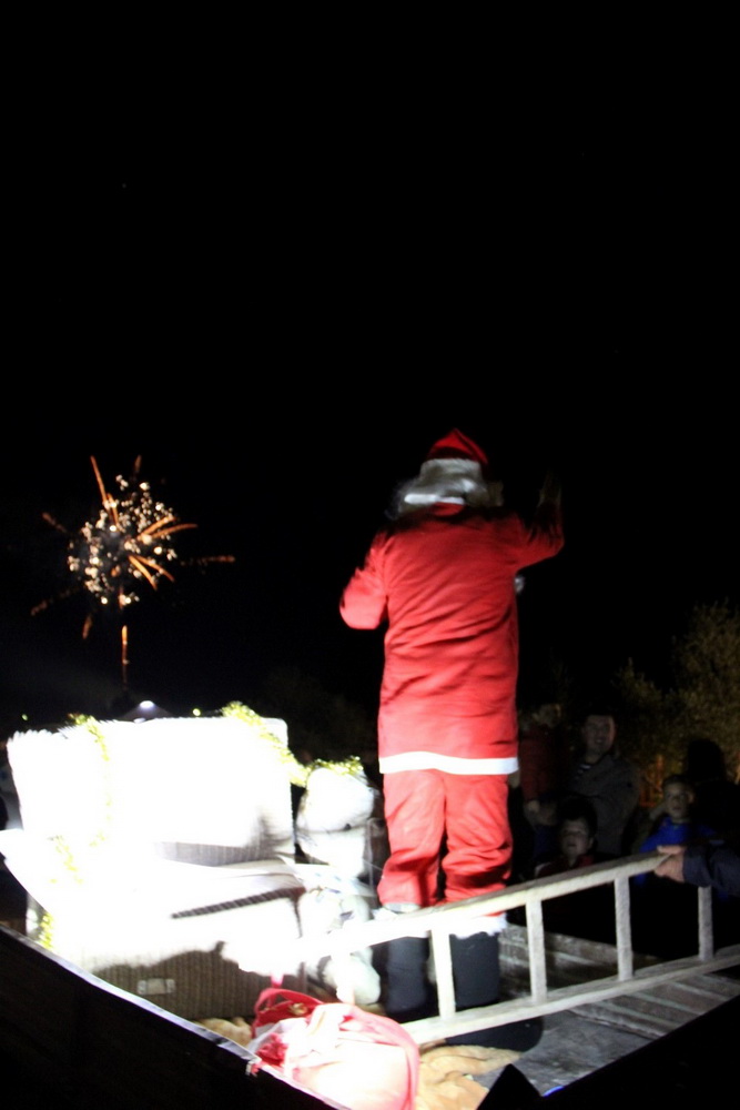 U Diklu kod bunara upriličene žive jaslice U Diklu kod bunara upriličene žive jaslice