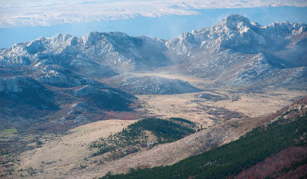 Paklenica, Juzni Velebit, Zadar, 171112
Izlet u NP Paklenica, dio juznog Velebita u trokutu Veliko rujno – skloniste na Strugama – Vaganski vrh.
Na fotografiji: detalj s izleta; pogled na Malo rujno s Viserujna
Foto: Luka Gerlanc / CROPIX