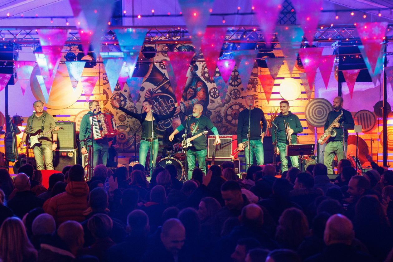 Gustafi @ Božićni gramofon