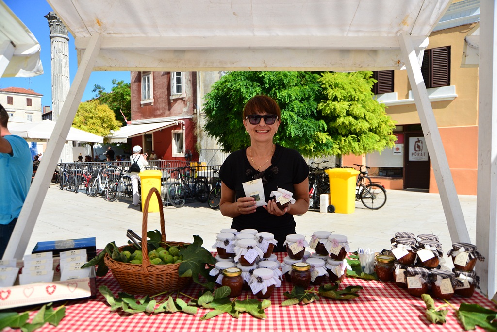 9. Festival smokava: Sajam na Trgu pet bunara