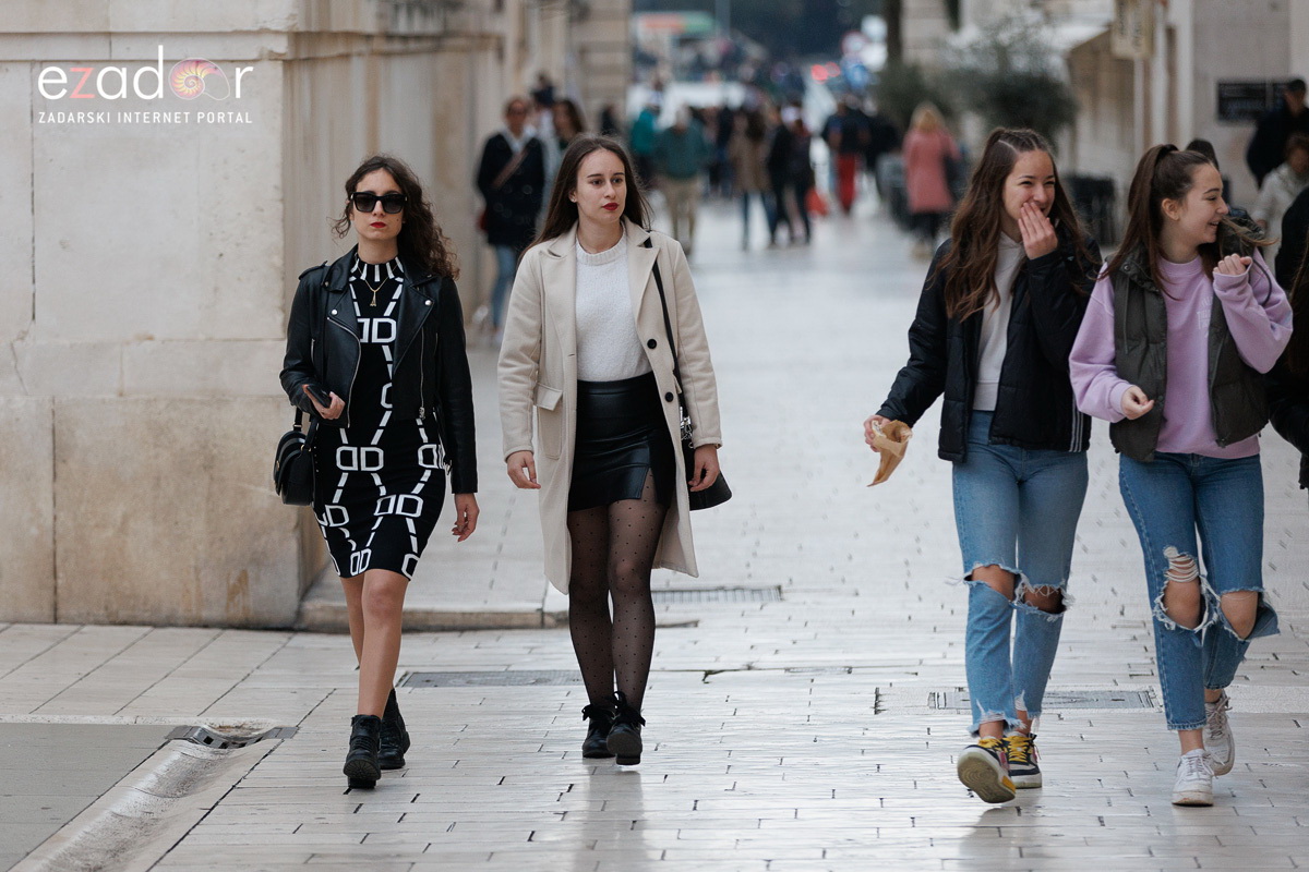 Đir po gradu, subotnja špica 12. studenog 2022. Đir po gradu, subotnja špica 12. studenog 2022.