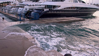 Tramontana u Zadru 17. prosinca 2011., Foto: Leo Banić Tramontana u Zadru 17. prosinca 2011., Foto: Leo Banić