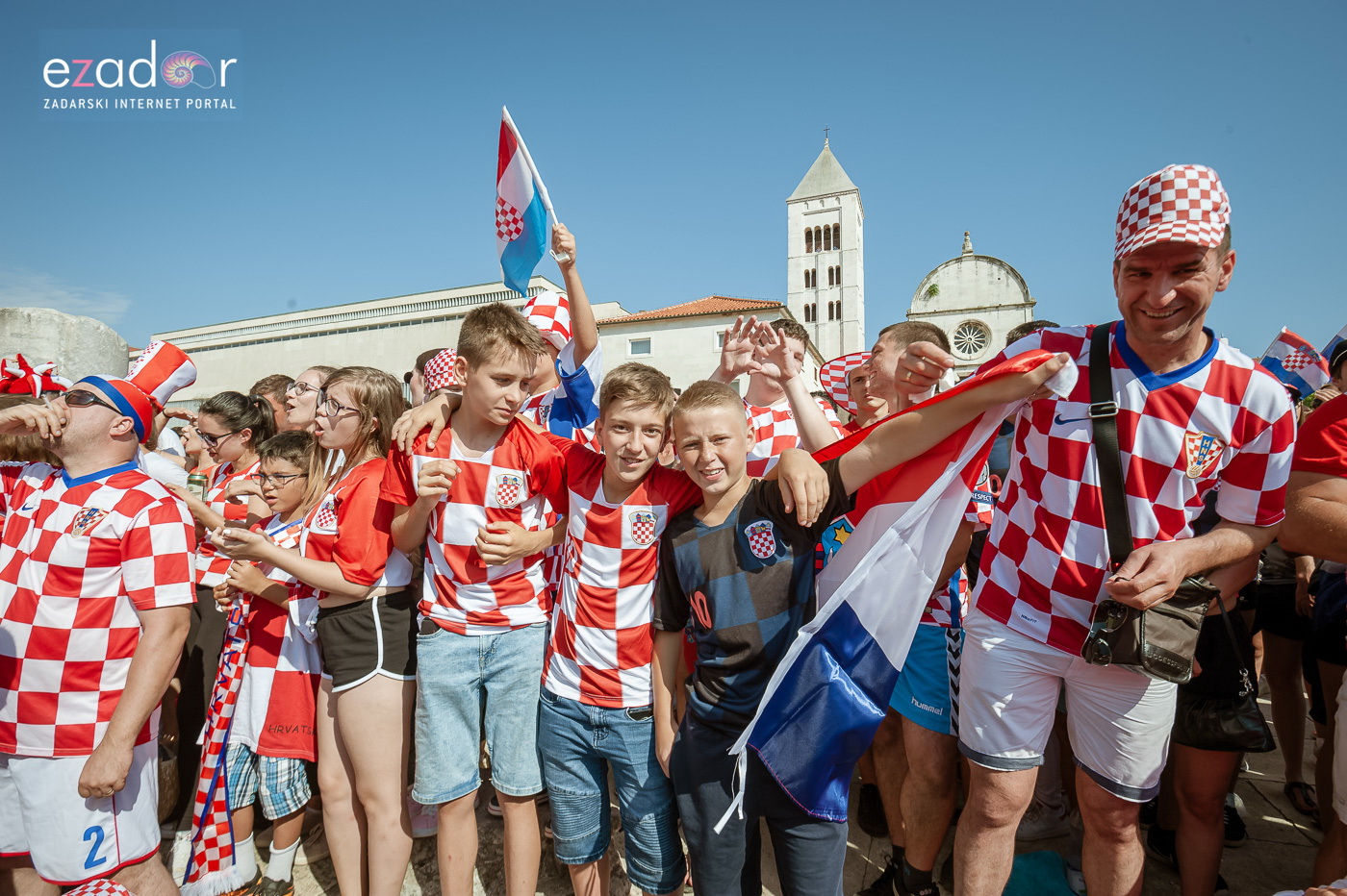 Navijačko ludilo u Zadru za vrijeme i nakon finala Svjetskog prvenstva Navijačko ludilo u Zadru za vrijeme i nakon finala Svjetskog prvenstva