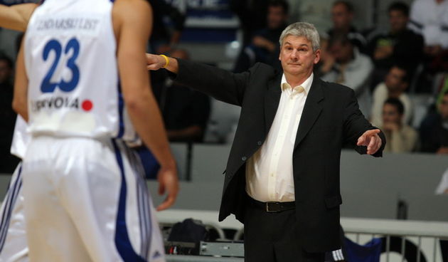 Zadar, 151011.Dvorana Kresimir Cosic. Kosarkaska utakmica, Zadar – Svjetlost Brod.Na fotografiji: trener Zadra Ales Pipan.Foto: Andrija Lucic / CROPIX