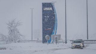 U Lici pada gusti snijeg, zimski uvjeti na cestama U Lici pada gusti snijeg, zimski uvjeti na cestama