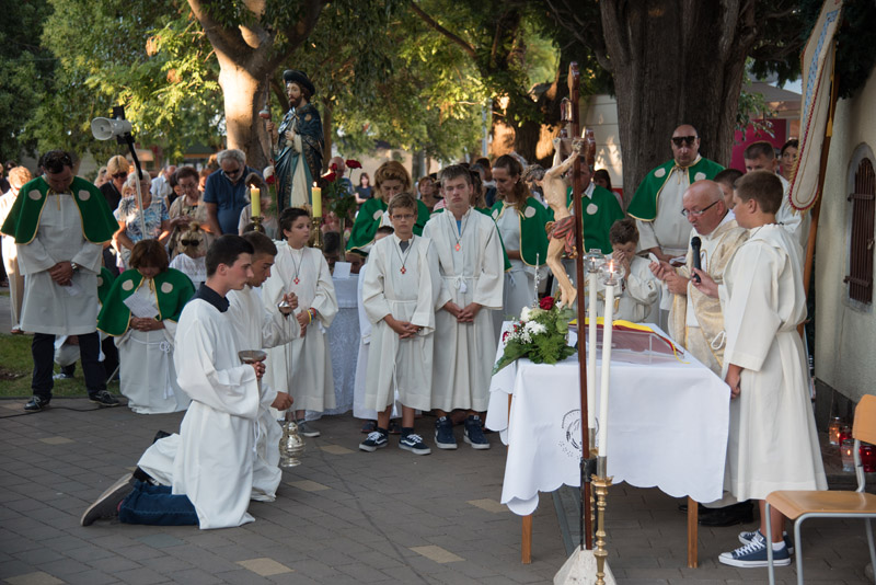 Procesija u Biogradu na blagdan sv. Roka, foto: Vinko Pešić Procesija u Biogradu na blagdan sv. Roka, foto: Vinko Pešić