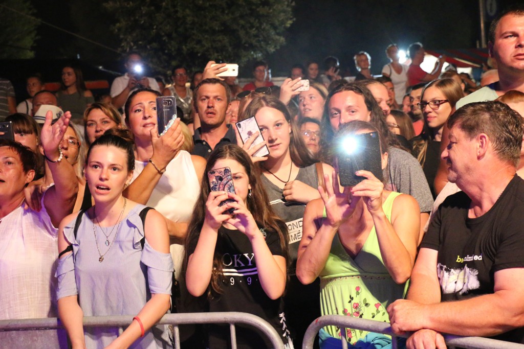 Prvi koncert popularnog slavonskog benda Vigor na otoku Viru