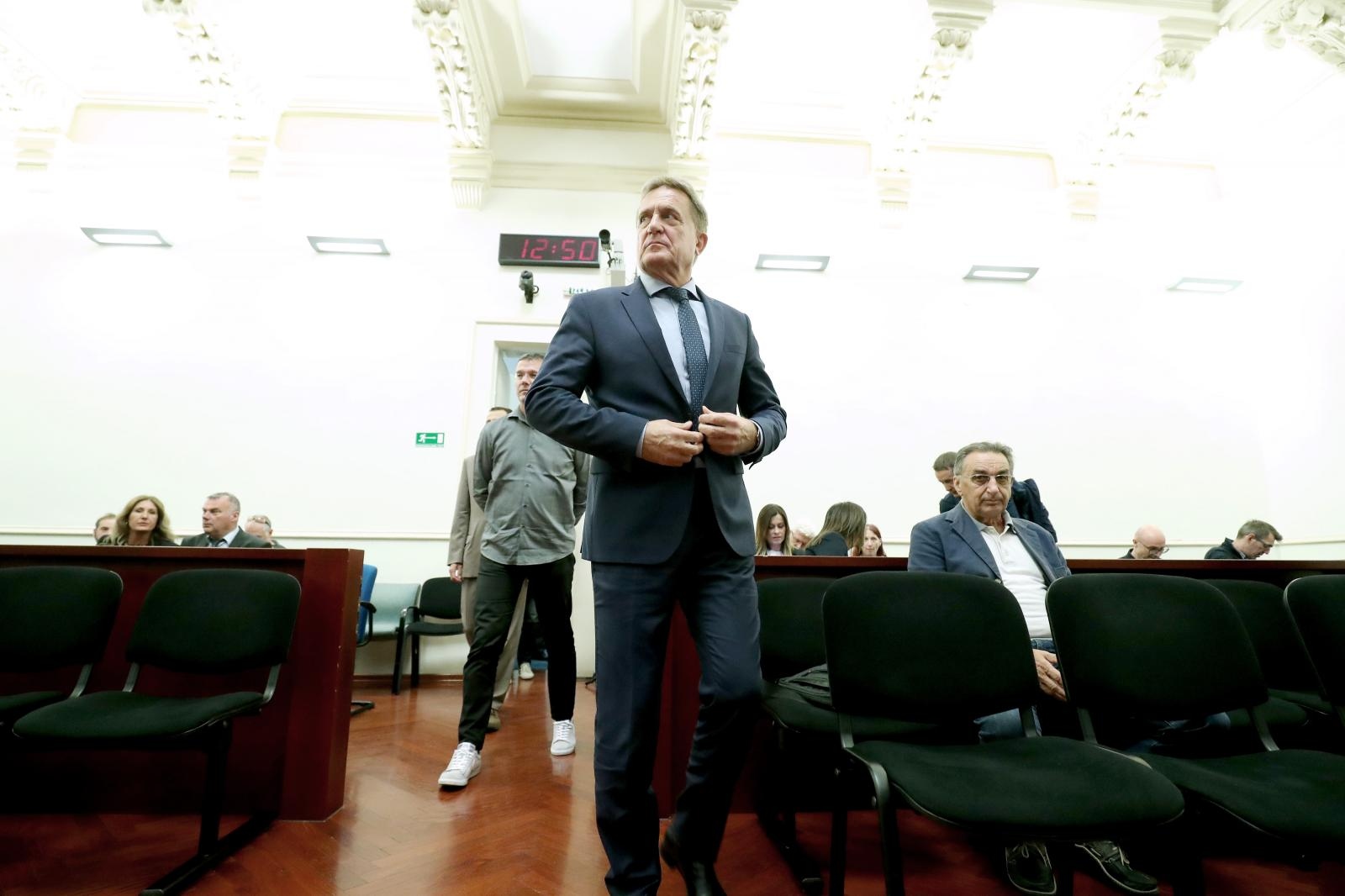 Kalmeta oslobođen u aferi Remorker, trojica suoptuženika proglašeni krivima Kalmeta oslobođen u aferi Remorker, trojica suoptuženika proglašeni krivima