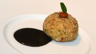 Restoran Foša: Chef Damr Tomljanović oduševio japanskog kolegu pripremom “dalmatinskog sushija” Restoran Foša: Chef Damr Tomljanović oduševio japanskog kolegu pripremom “dalmatinskog sushija”