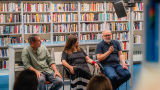 Mak Vejzović otvorio vrata očevog ateljea kroz izložbu “Atelijer” Mak Vejzović otvorio vrata očevog ateljea kroz izložbu “Atelijer”