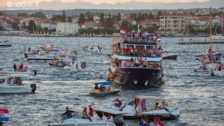 Zadar priredio čudesan doček svojim Vatrenim herojima (1)