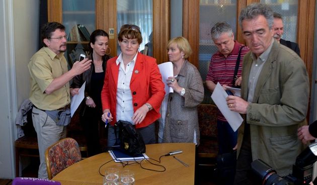 Zagreb, 200513. Objava rezultata referenduma sindikata javnih i drzavnih sluzbi. Na fotografiji: Vilim Ribic, Anica Prasnjak, Visnja Stanisic, Vladimir Milosevic i Boris Plesa. Foto: Admir Buljubasic / CROPIX