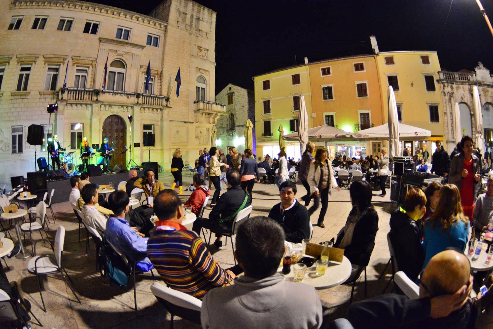 FIMBA After party na Narodnom trgu uz bend Songbusters FIMBA After party na Narodnom trgu uz bend Songbusters