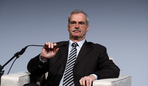 Zagreb, 031209.
Hypo centar.
Slavonska avenija.
Festival medija jugoistocne Europe pod nazivom Weekend Session.
Na slici: Politicki panel ” Tko je hrvatski Obama”-suceljavanje predsjednickih kandidata.
Andrija Hebrang.
Foto: Goran Mehkek / CROPIX