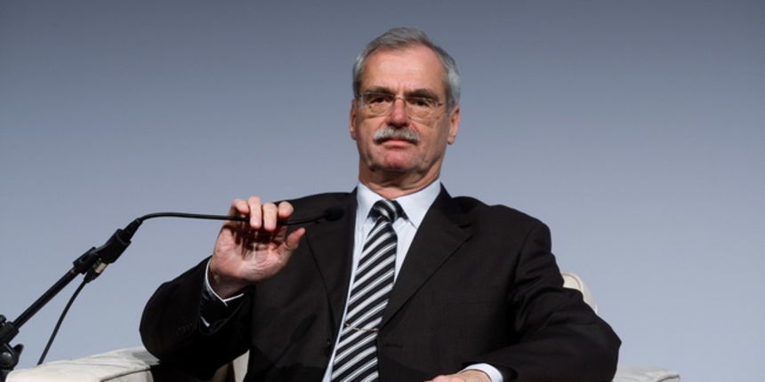 Zagreb, 031209.
Hypo centar.
Slavonska avenija.
Festival medija jugoistocne Europe pod nazivom Weekend Session.
Na slici: Politicki panel ” Tko je hrvatski Obama”-suceljavanje predsjednickih kandidata.
Andrija Hebrang.
Foto: Goran Mehkek / CROPIX