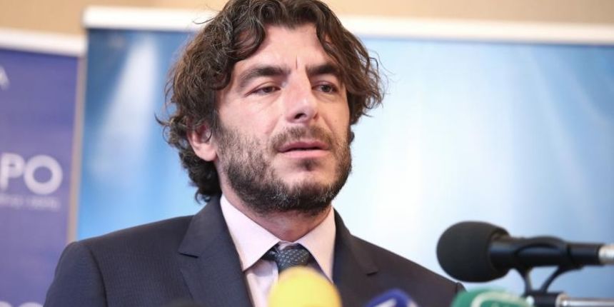 Ministar poduzetnistva i obrta Darko Horvat sa suradnicima predstavio je E-impuls projekt investicija iz europskih fondova vrijedan 250 milijuna kuna. Photo: Sanjin Strukic/PIXSELL Ministar poduzetnistva i obrta Darko Horvat sa suradnicima predstavio je E-impuls projekt investicija iz europskih fondova vrijedan 250 milijuna kuna. Photo: Sanjin Strukic/PIXSELL