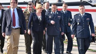 Predsjednica Kolinda Grabar-Kitarović posjetila 93. zrakoplovnu bazu Zemunik. Foto: Dino Stanin/PIXSELL