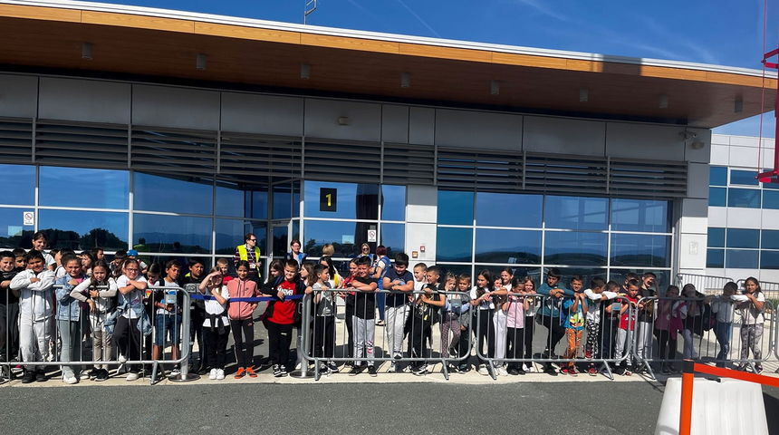 Učenici osnovnih škola posjetili Zračnu luku Zadar Učenici osnovnih škola posjetili Zračnu luku Zadar