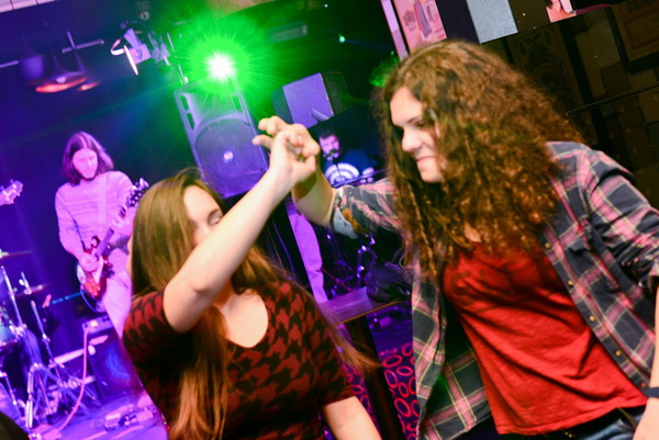 Mjesni Odbor u Maraschino Baru. Foto: Iva Perinčić Mjesni Odbor u Maraschino Baru. Foto: Iva Perinčić