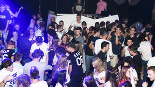 Zagreb, 28.06.2014. – A SADA PRAVAC: ZRCE – Na zatvaranju klupske sezone u punom Aquariusu (A2), Deejay Hrc (resident Zrce Spring Break festivala) dobru vibru ucinio je izvrsnom. Partijalo se do jutra uz najbolje iz EDM/commercial/trap/bass tvornice.