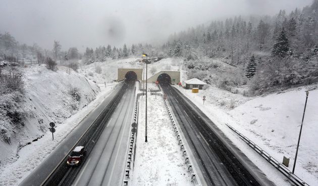 Ralice na prometnicama: prvi veći ovosezonski snijeg otežava promet Gorskim kotarom