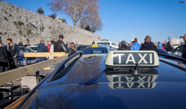 Taksisti prosvjeduju u Zadru