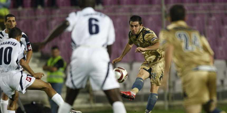 Temisvar, Rumunjska, 011009.
Stadion Dan Paltinisanu.
Europska liga, 2. kolo, nogometna utakmica Temisvar – Dinamo.
Na fotografiji: Pedro Morales.
Foto: Ronald Gorsic / CROPIX Temisvar, Rumunjska, 011009.
Stadion Dan Paltinisanu.
Europska liga, 2. kolo, nogometna utakmica Temisvar – Dinamo.
Na fotografiji: Pedro Morales.
Foto: Ronald Gorsic / CROPIX