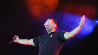 Split, 021009.
Spaladium Arena.
Koncert “Adio lito” na kojem nastupaju Hladno pivo, Fon Biskich, Damir Urban, Marijan Ban i Psihomodo Pop.
Na fotografiji: Stipe iz Hladnog piva.
Foto: Josko Ponos / CROPIX Split, 021009.
Spaladium Arena.
Koncert “Adio lito” na kojem nastupaju Hladno pivo, Fon Biskich, Damir Urban, Marijan Ban i Psihomodo Pop.
Na fotografiji: Stipe iz Hladnog piva.
Foto: Josko Ponos / CROPIX