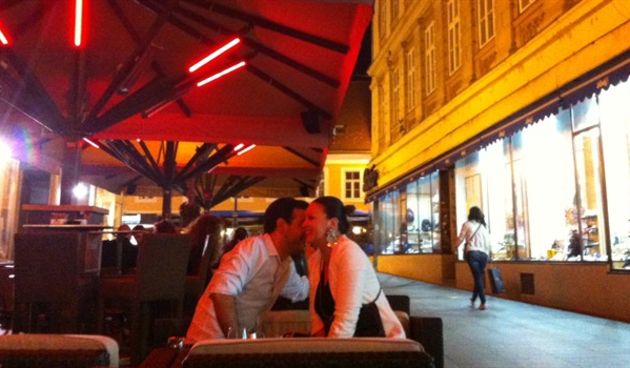 Nježno druženje Nine Badrić i Janka Popovića Volarića, foto: tportal.hr