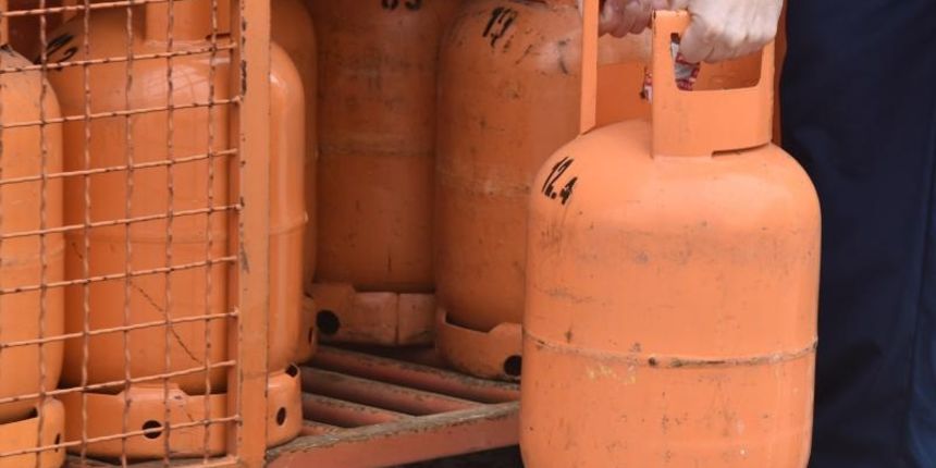 Zbog pada cijena plina u Europi, od 1.travnja ocekuje se pad cijena plina od 20 posto. Photo: Hrvoje Jelavic/PIXSELL Autor Hrvoje Jelavic/PIXSELL Ključne riječi plin, kuhanje, grijanje, ekonomija, cijena, plinska boca, troskovi, pojeftinjenje, energent Zbog pada cijena plina u Europi, od 1.travnja ocekuje se pad cijena plina od 20 posto. Photo: Hrvoje Jelavic/PIXSELL Autor Hrvoje Jelavic/PIXSELL Ključne riječi plin, kuhanje, grijanje, ekonomija, cijena, plinska boca, troskovi, pojeftinjenje, energent