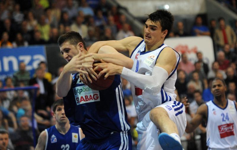 Image 727495 (auto) Image 727495 (auto)