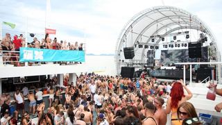 Zrće: Drugi dan Hideout festivala privukao je mnogobrojnu publiku na after beach party, Photo: Luka Stanzl/PIXSELL Zrće: Drugi dan Hideout festivala privukao je mnogobrojnu publiku na after beach party, Photo: Luka Stanzl/PIXSELL