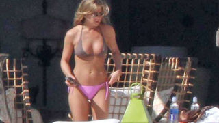 Jennifer Aniston u seksi badiću proslavila 41. rođendan (Jutarnji.hr)