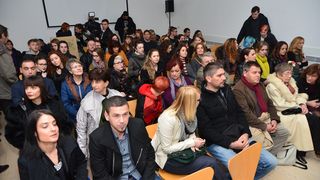 Dragon teatar premijerom predstave “Kraljevo” proslavio svoj peti rođendan Dragon teatar premijerom predstave “Kraljevo” proslavio svoj peti rođendan