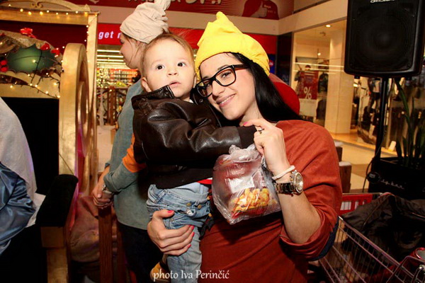 Sv. Luce razveselila mališane u Supernova centru, Foto: Iva Perinčić Sv. Luce razveselila mališane u Supernova centru, Foto: Iva Perinčić