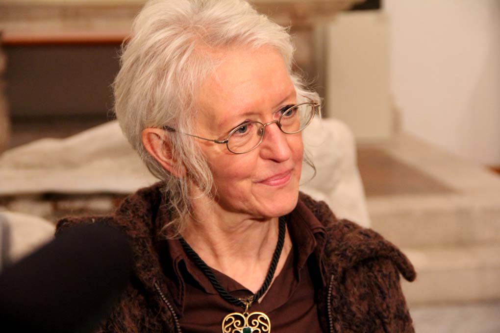 Glazbeno-plesni performans “Ona koja nosi”, foto: Iva Perinčić Glazbeno-plesni performans “Ona koja nosi”, foto: Iva Perinčić