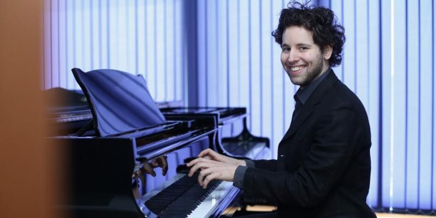 Pijanist Aljosa Jurinic po drugi se put plasirao u zavrsnicu velikog pijanistickog natjecanja Chopin u Varsavi. Photo: Sanjin Strukic/PIXSELL