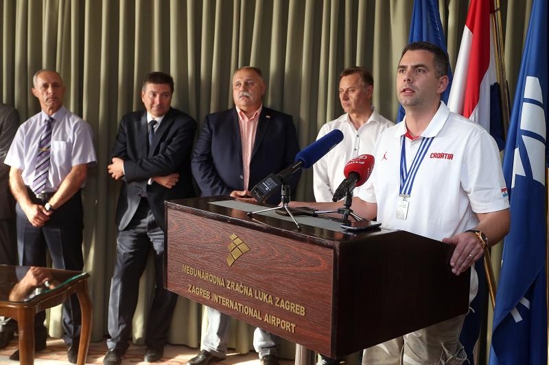 06.07.2015., Zagreb – Svecani docek kosarkasa do 19 godina koji su na svjetskom prvenstvu u Grckoj osvojili srebrnu medalju. Photo: Goran Stanzl/PIXSELL