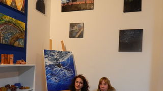 Slikarica Matea Bugarija u Bibinjama predstavila izložbu “Enigma” Slikarica Matea Bugarija u Bibinjama predstavila izložbu “Enigma”