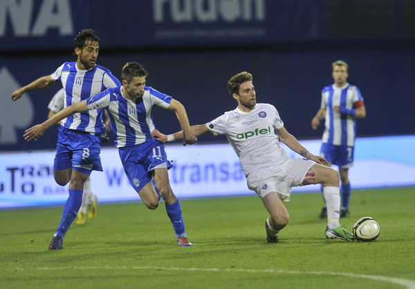 Zagreb, 220513.
Stadion Maksimir.
Uzvratna utakmica 22. finala Hrvatskog nogometnog kupa, Lokomotiva – Hajduk.
Na fotografiji: Mate Males, Karlo Brucic.
Foto: Srdjan Vrancic / CROPIX Zagreb, 220513.
Stadion Maksimir.
Uzvratna utakmica 22. finala Hrvatskog nogometnog kupa, Lokomotiva – Hajduk.
Na fotografiji: Mate Males, Karlo Brucic.
Foto: Srdjan Vrancic / CROPIX