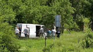 Donji Srb: Policija zaustavila kombi s migrantima, ozlijeđeno dvoje djece